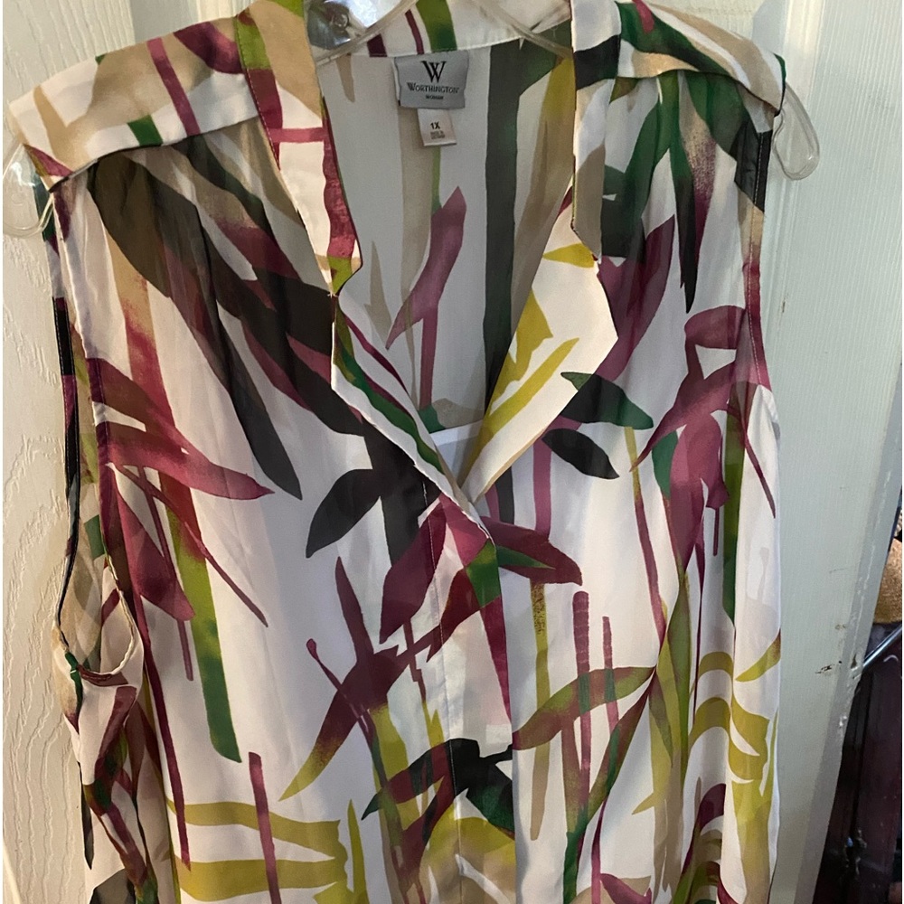 Women’s 1x shirt sleeve top with camisole